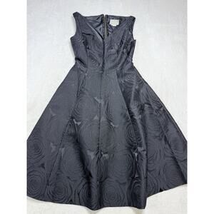 Kate Spade Black Rose Matelassé Fit & Flare Dress Sz 2 V-Neck LBD Neo Deco